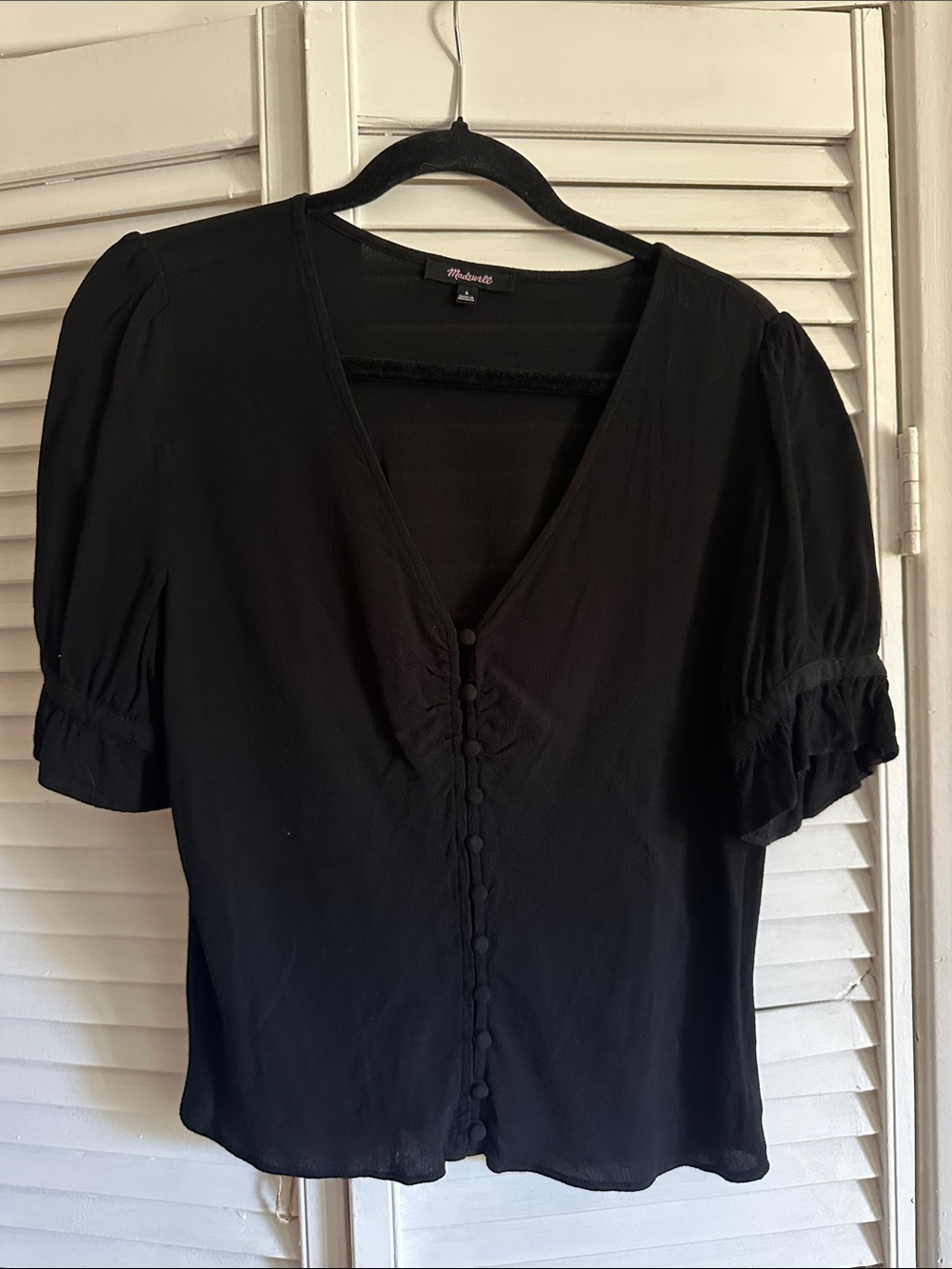 Madewell Black V-Neck Button-Front Puff Sleeve Blouse